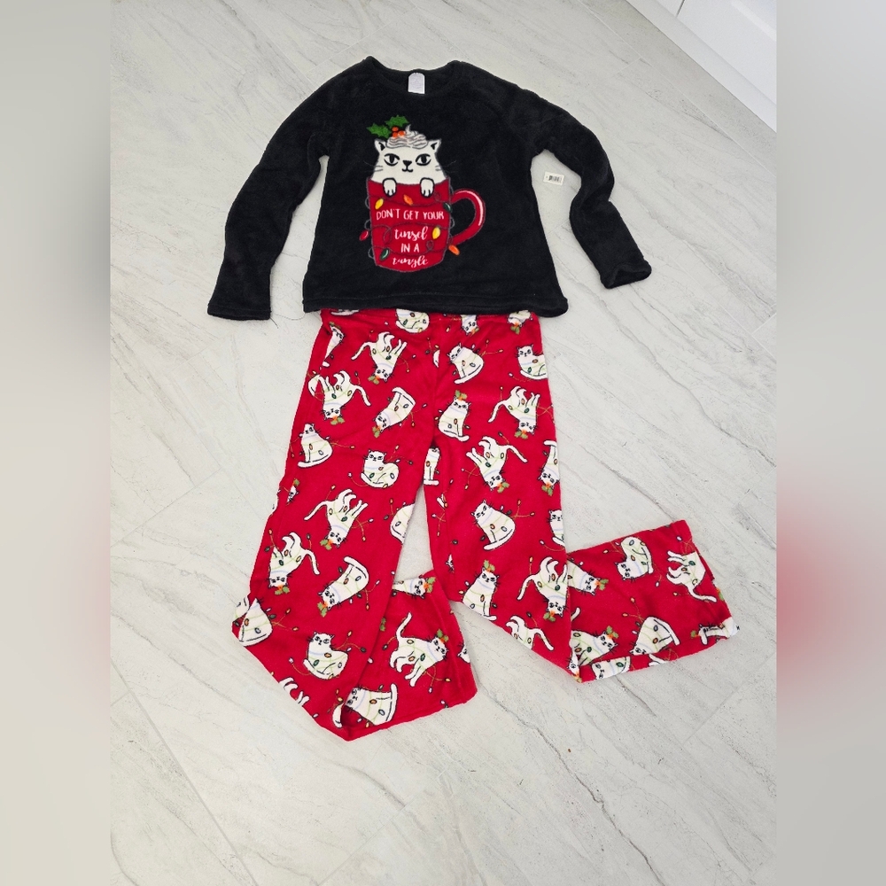 NWT Secret Treasures Black and Red Cat Pajama Set